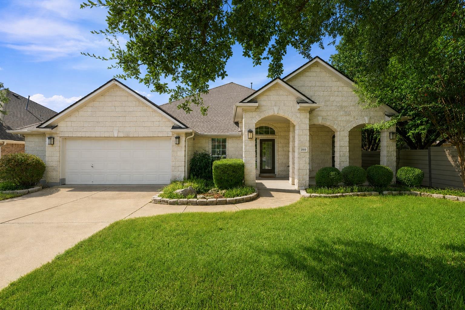 2513 Wanakah Ridge DR