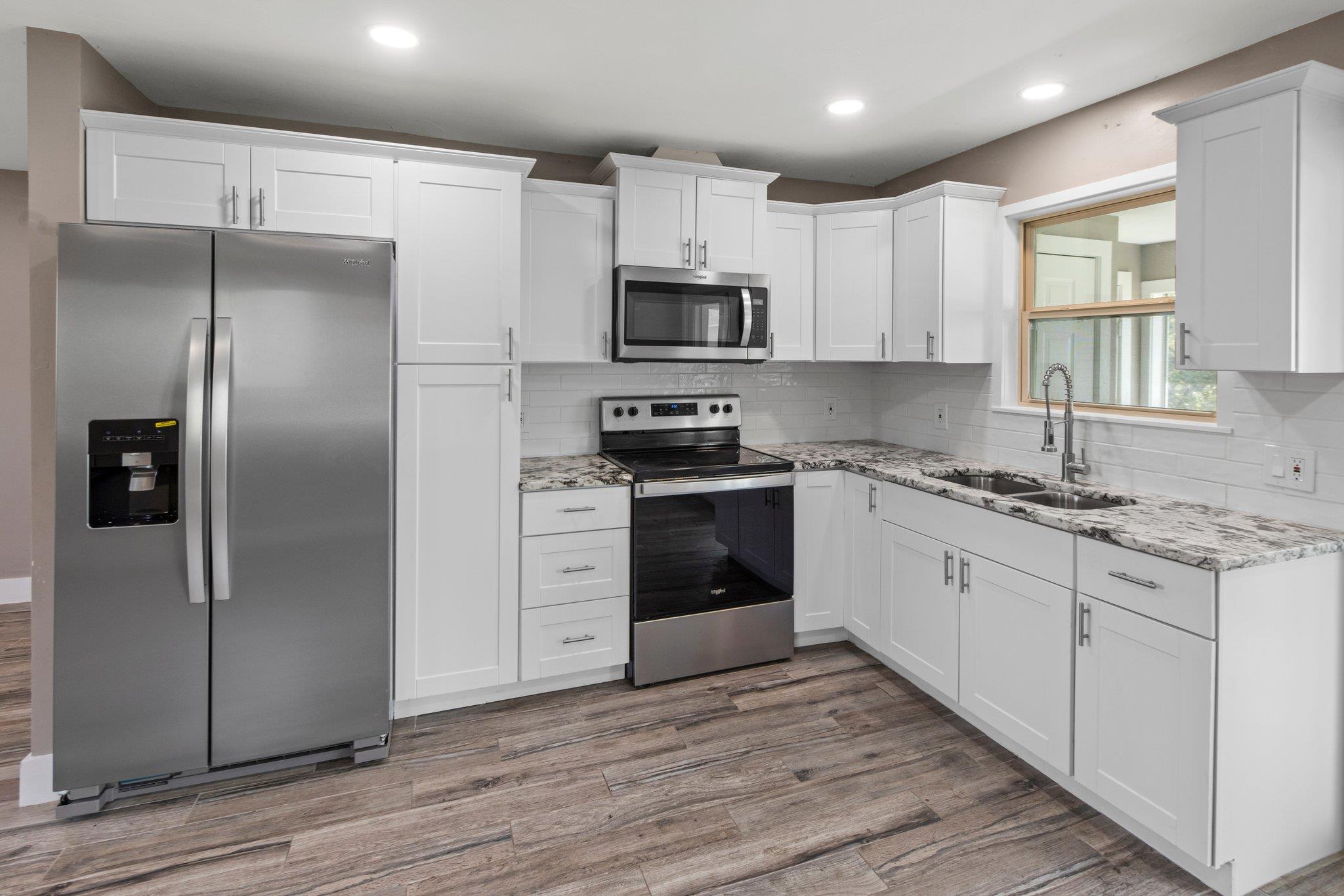 902 Sherwood Forest DR — photo 3