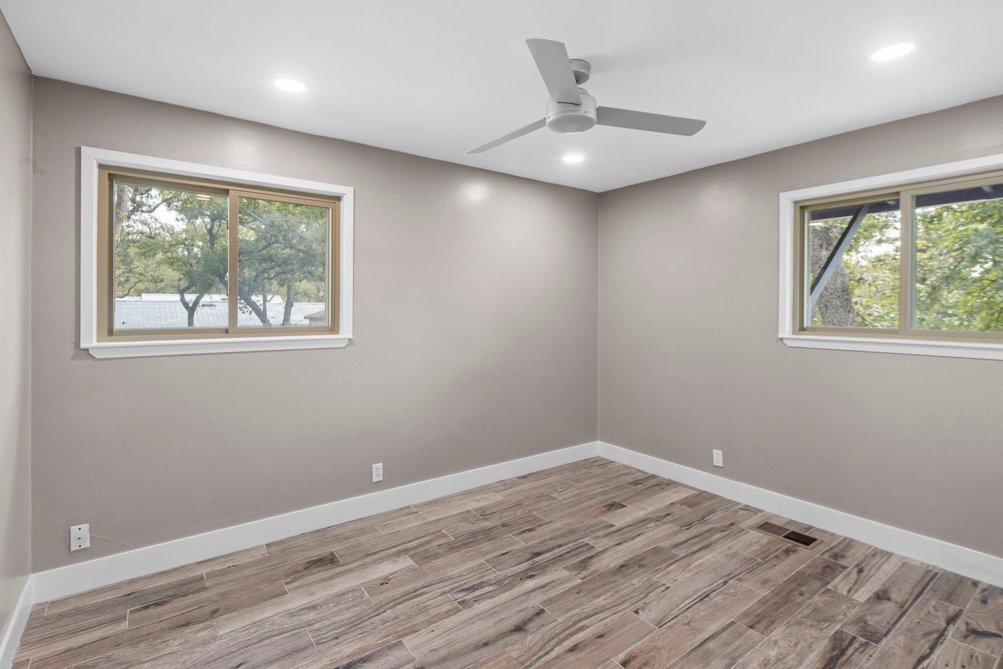 902 Sherwood Forest DR — photo 5
