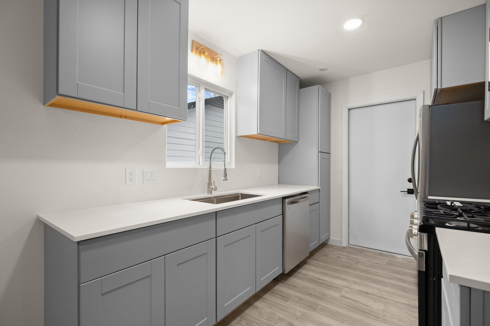 2100 Deadwood DR — photo 3