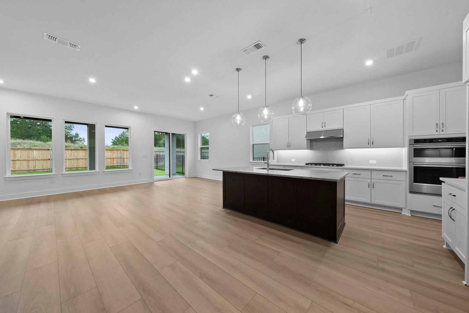 613 Hallwood DR — photo 4