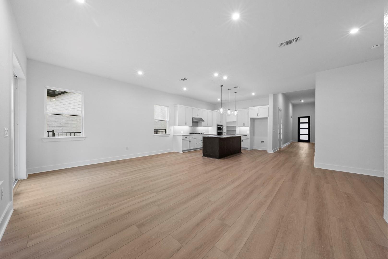613 Hallwood DR — photo 5