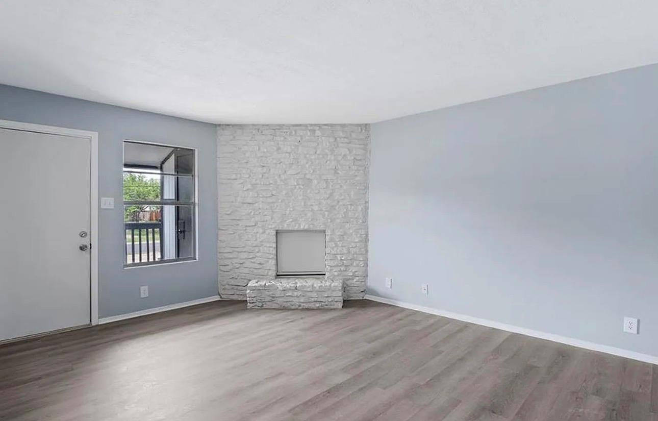 302 Hedgewood DR — photo 5
