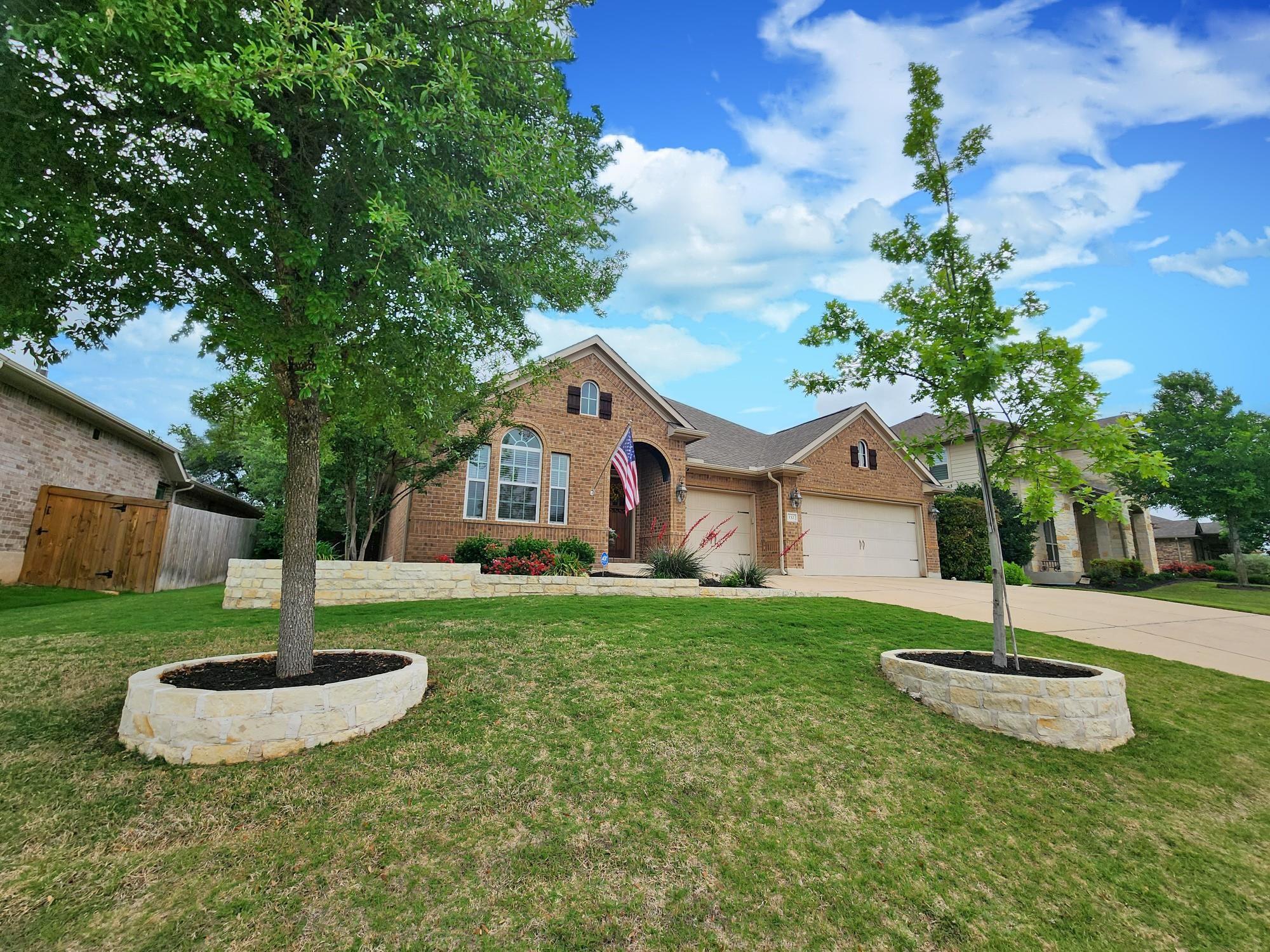 152 Florenz LN — photo 3