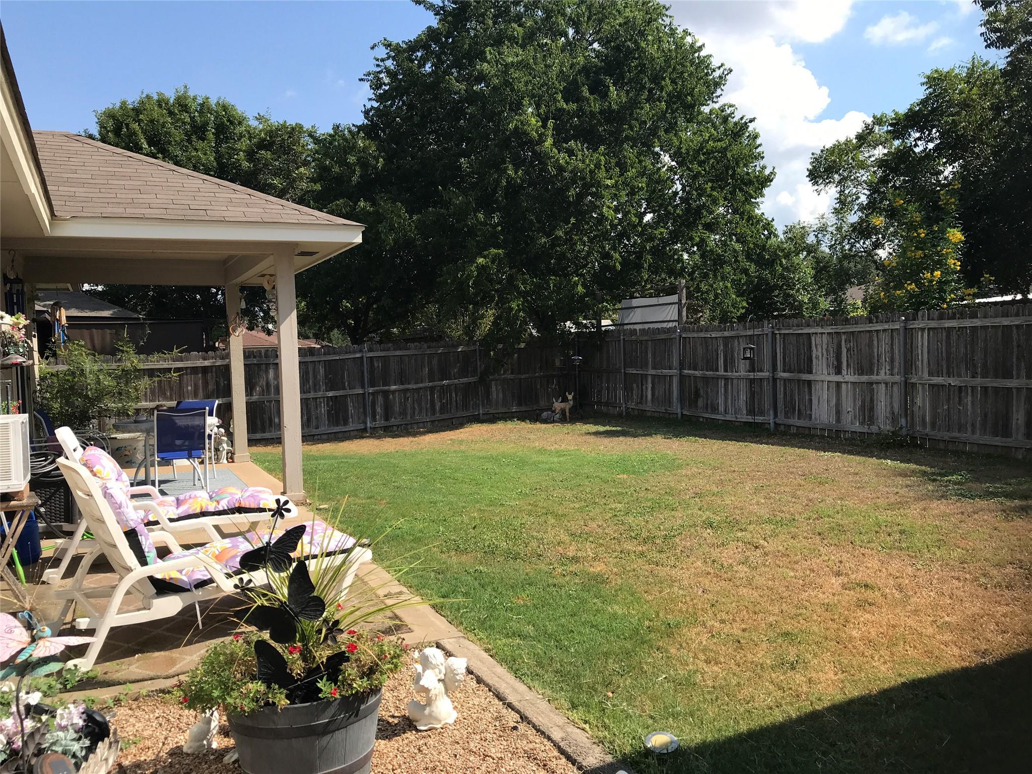 309 Nicole WAY — photo 3