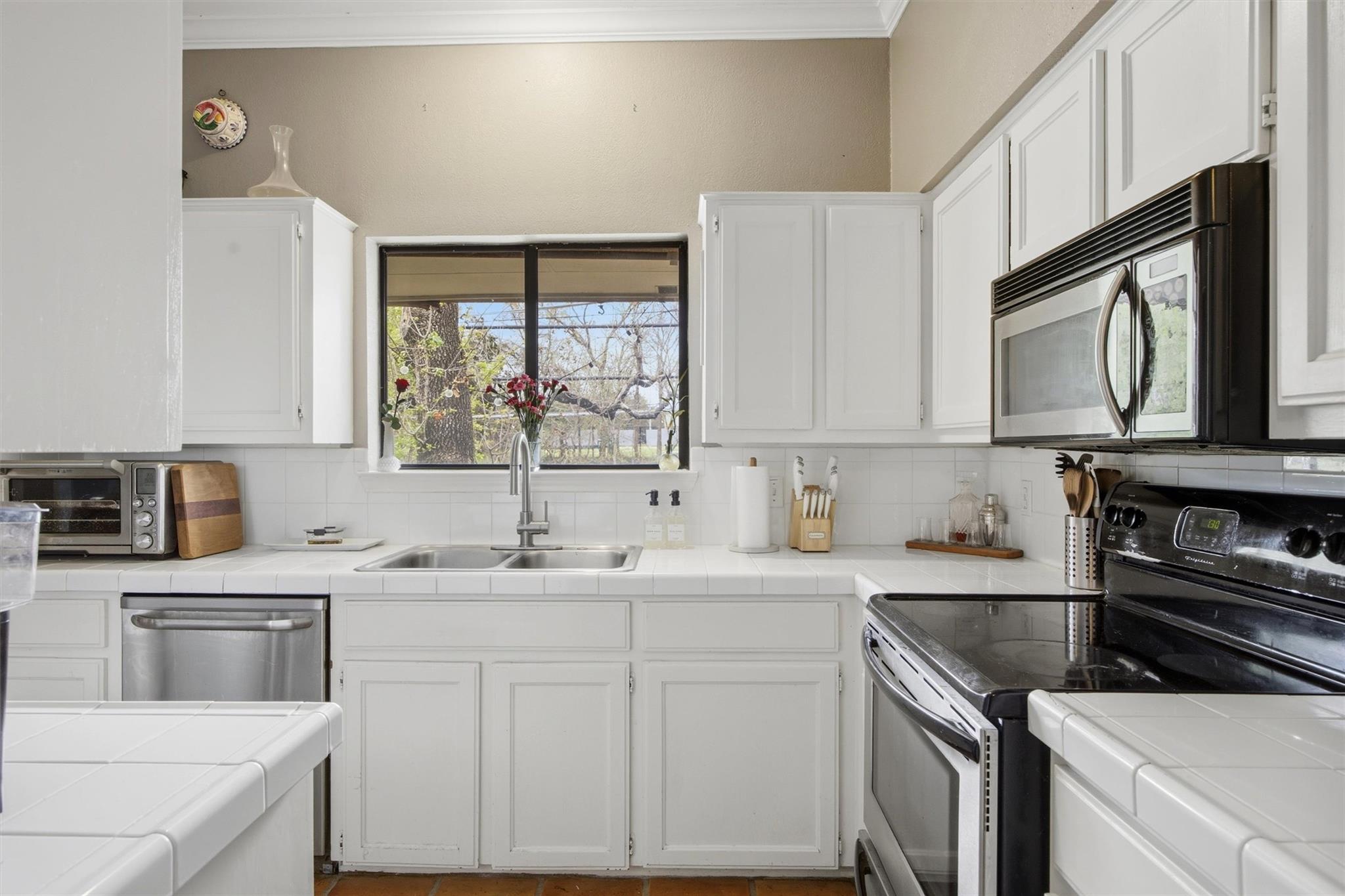 1404 Norwalk LN #201 — photo 3