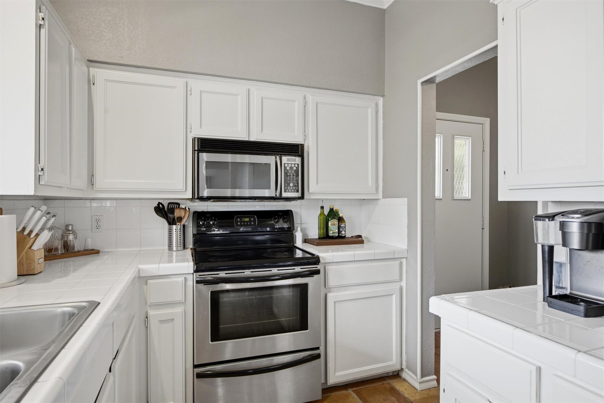 1404 Norwalk LN #201 — photo 4