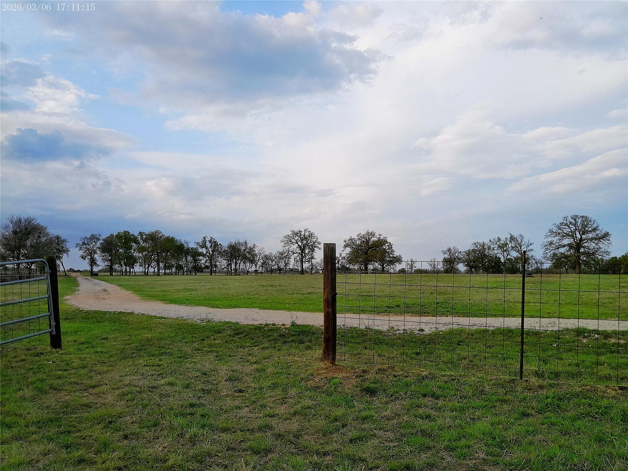 1042 Los Ranchitos RD — photo 5