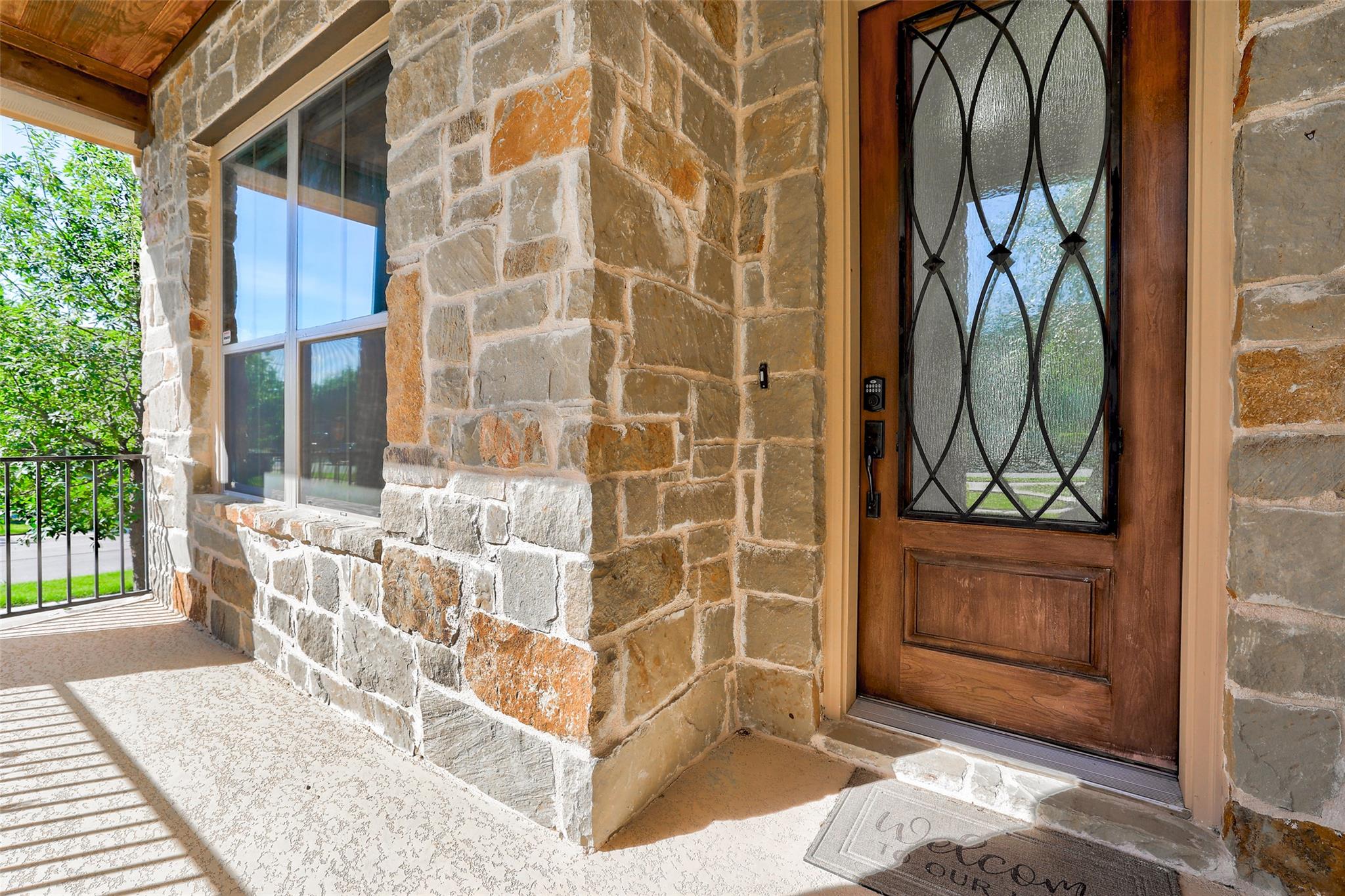 1020 Winding Way DR — photo 3