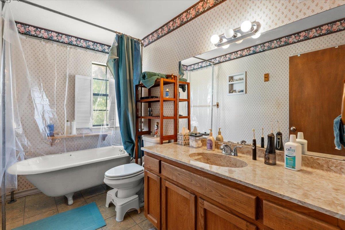 200 Little Barton DR — photo 5