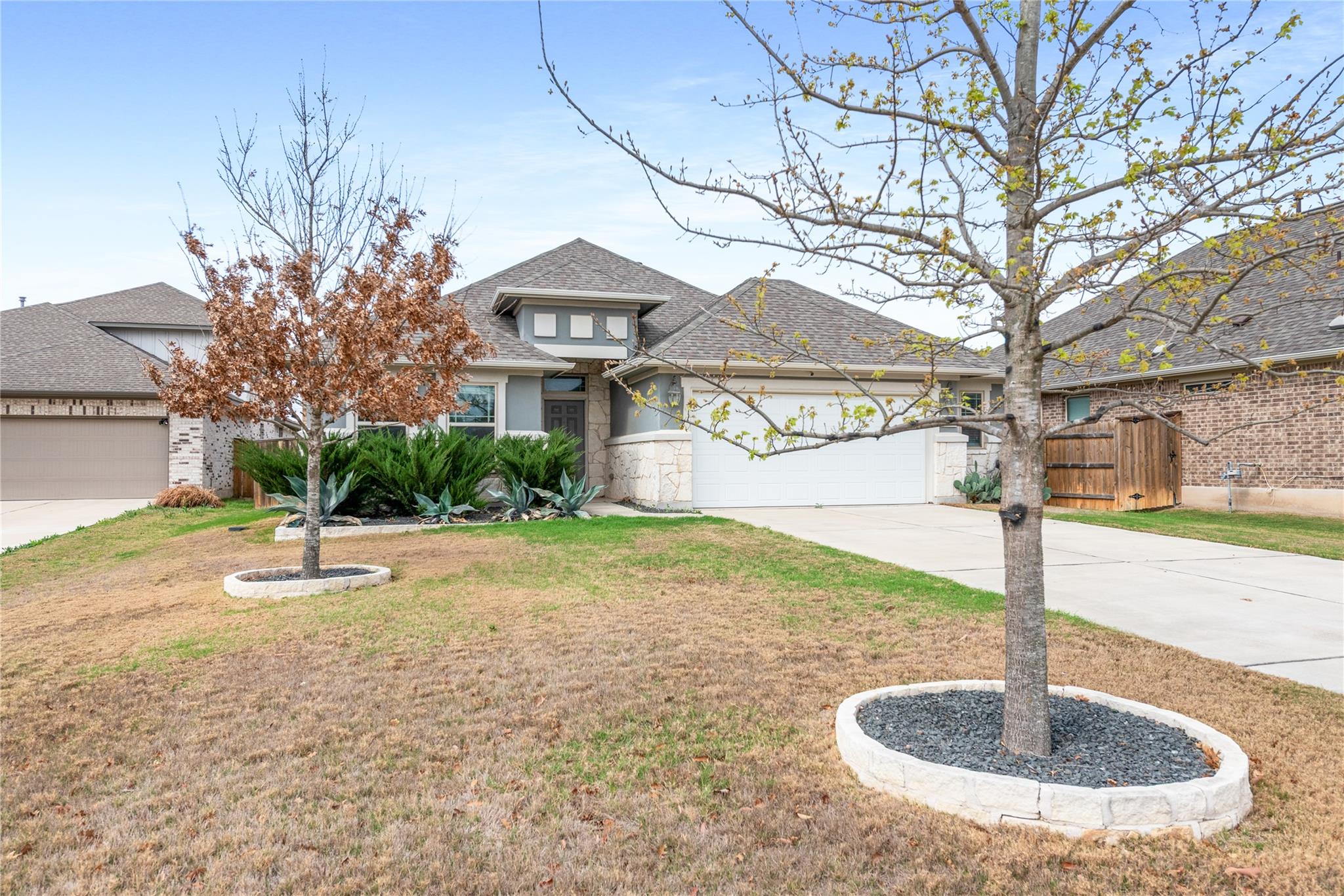 682 Coyote Creek WAY — photo 3