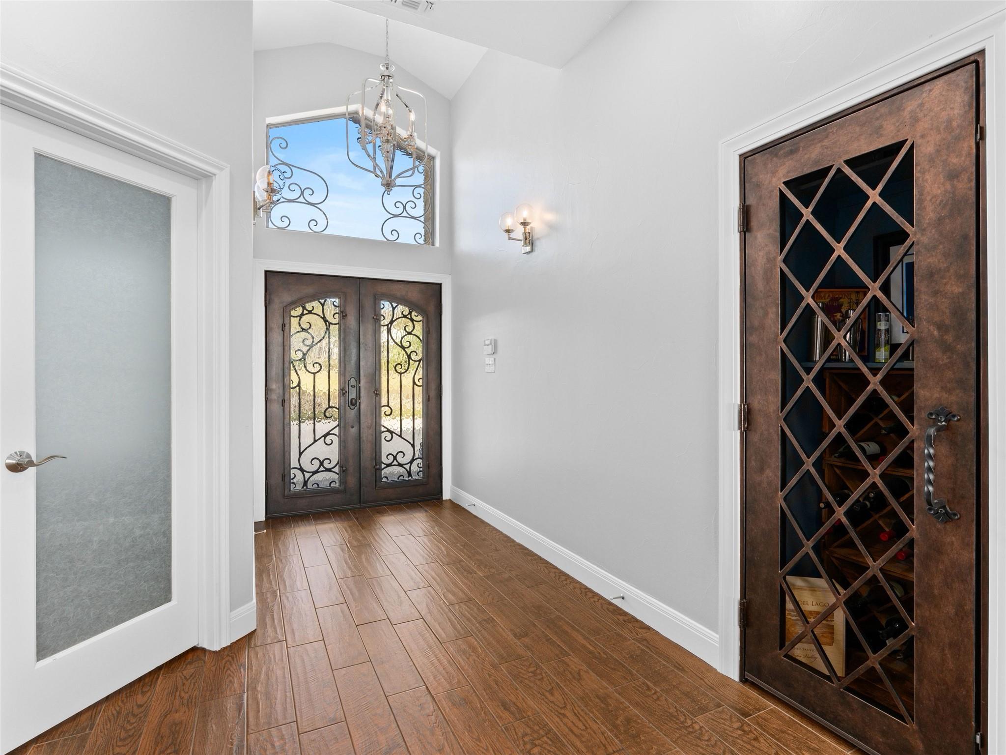 110 Kingsbury — photo 4