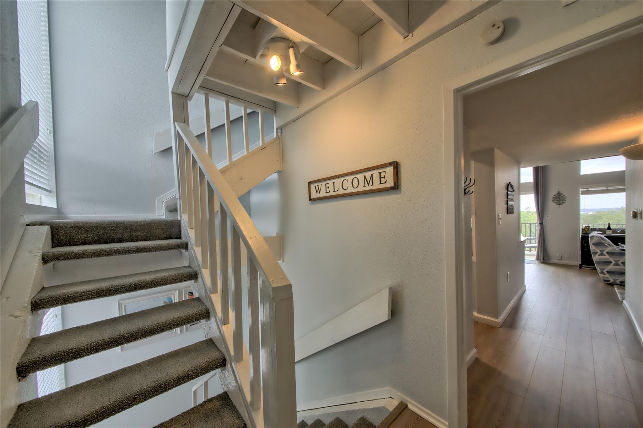 549 Demarett DR — photo 4