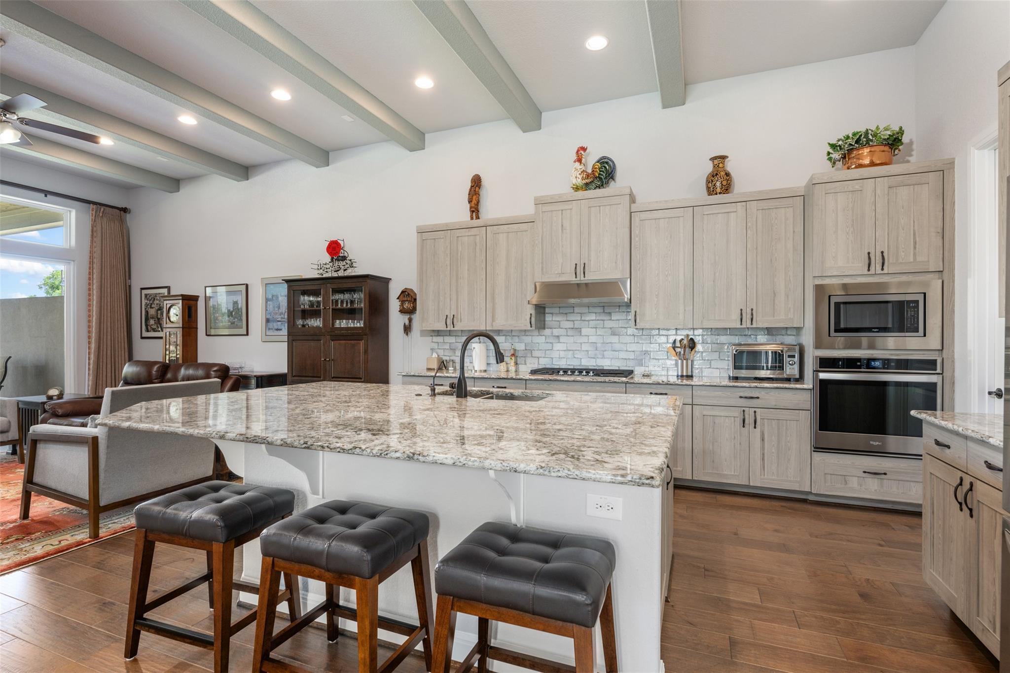 825 Faith DR — photo 3