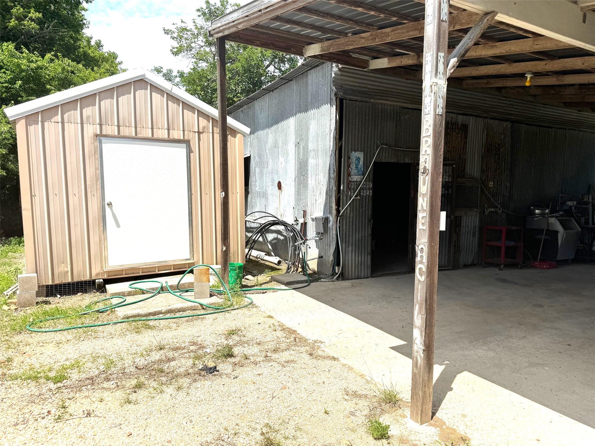1620 Pecos ST — photo 3