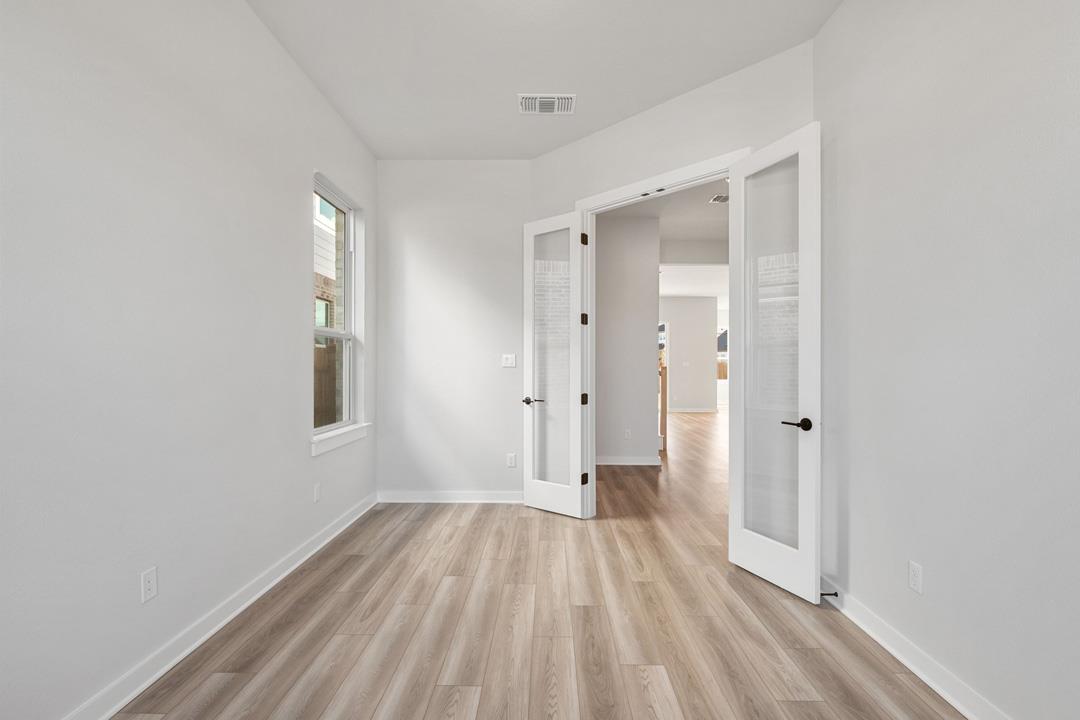 127 Sacred Fig Road — photo 4