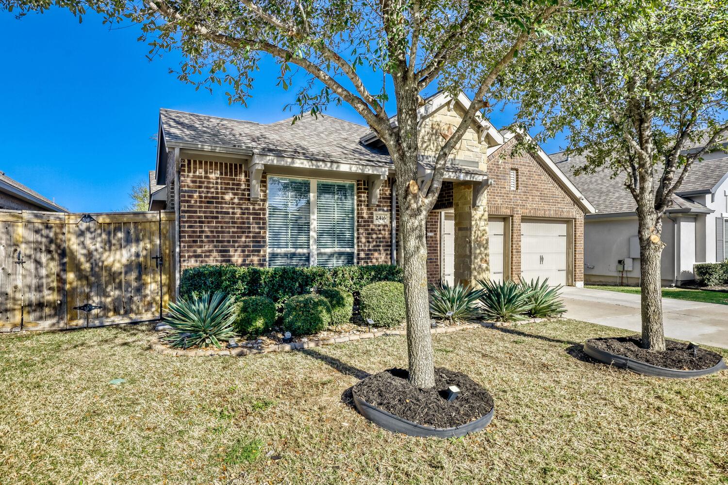 2416 BURBERRY LN — photo 3