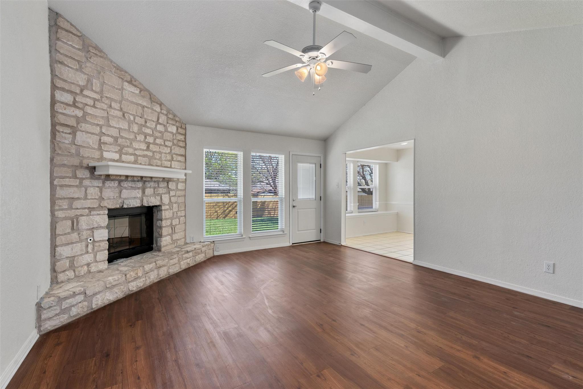 212 Rockcrest DR — photo 3