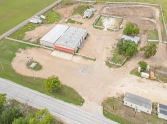 744 Fm 609 — photo 4