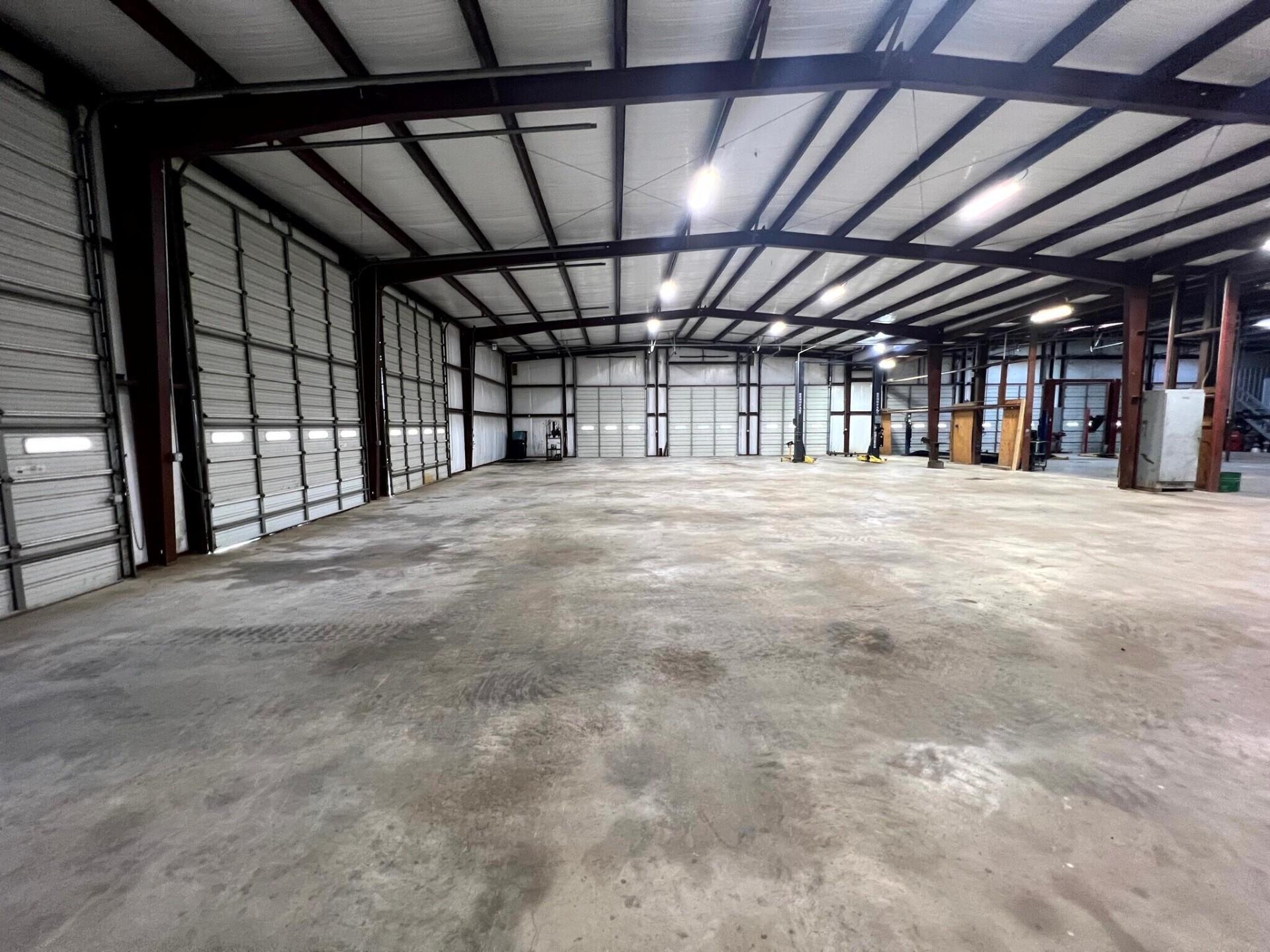 744 Fm 609 — photo 5