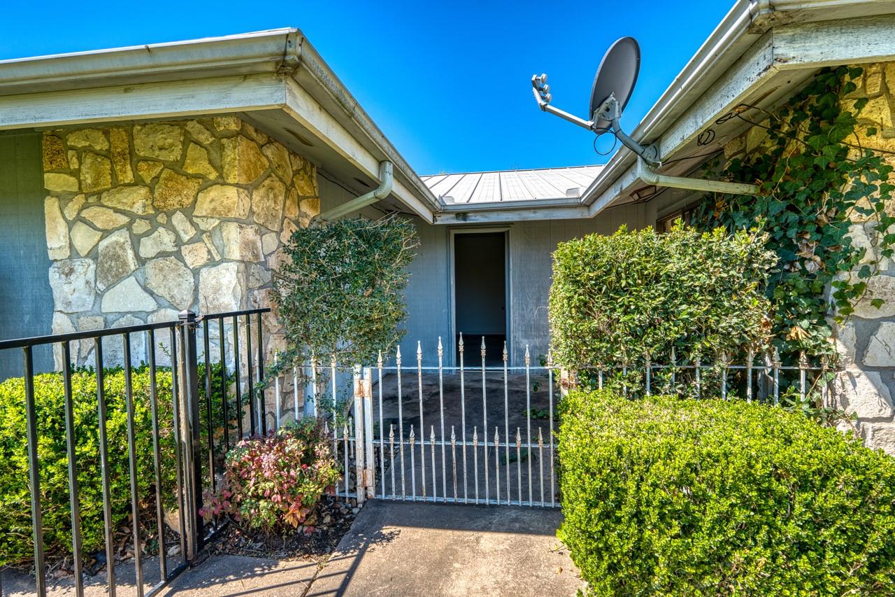 1504 Azure #A — photo 3