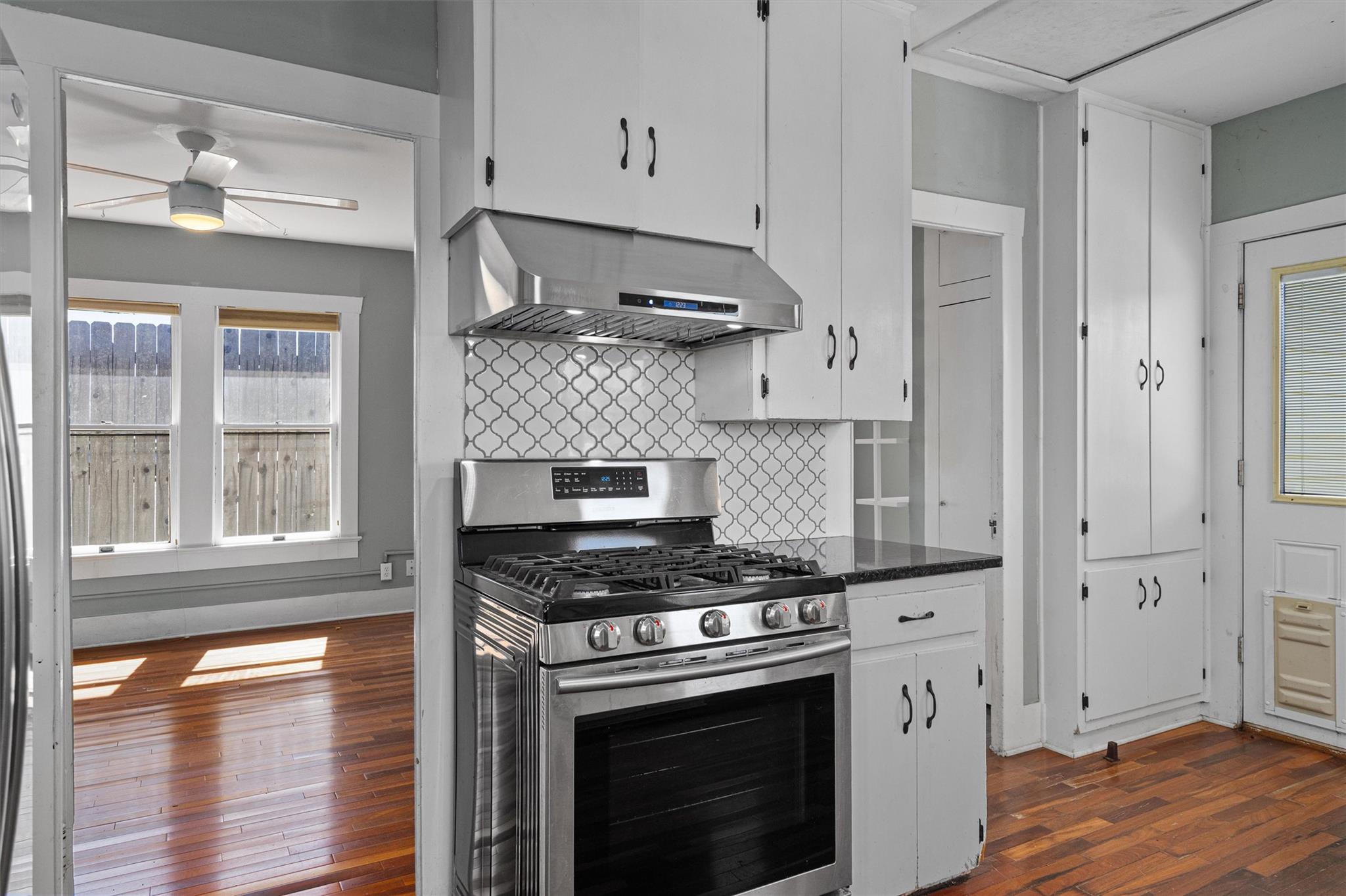 4914 Woodrow Ave — photo 5