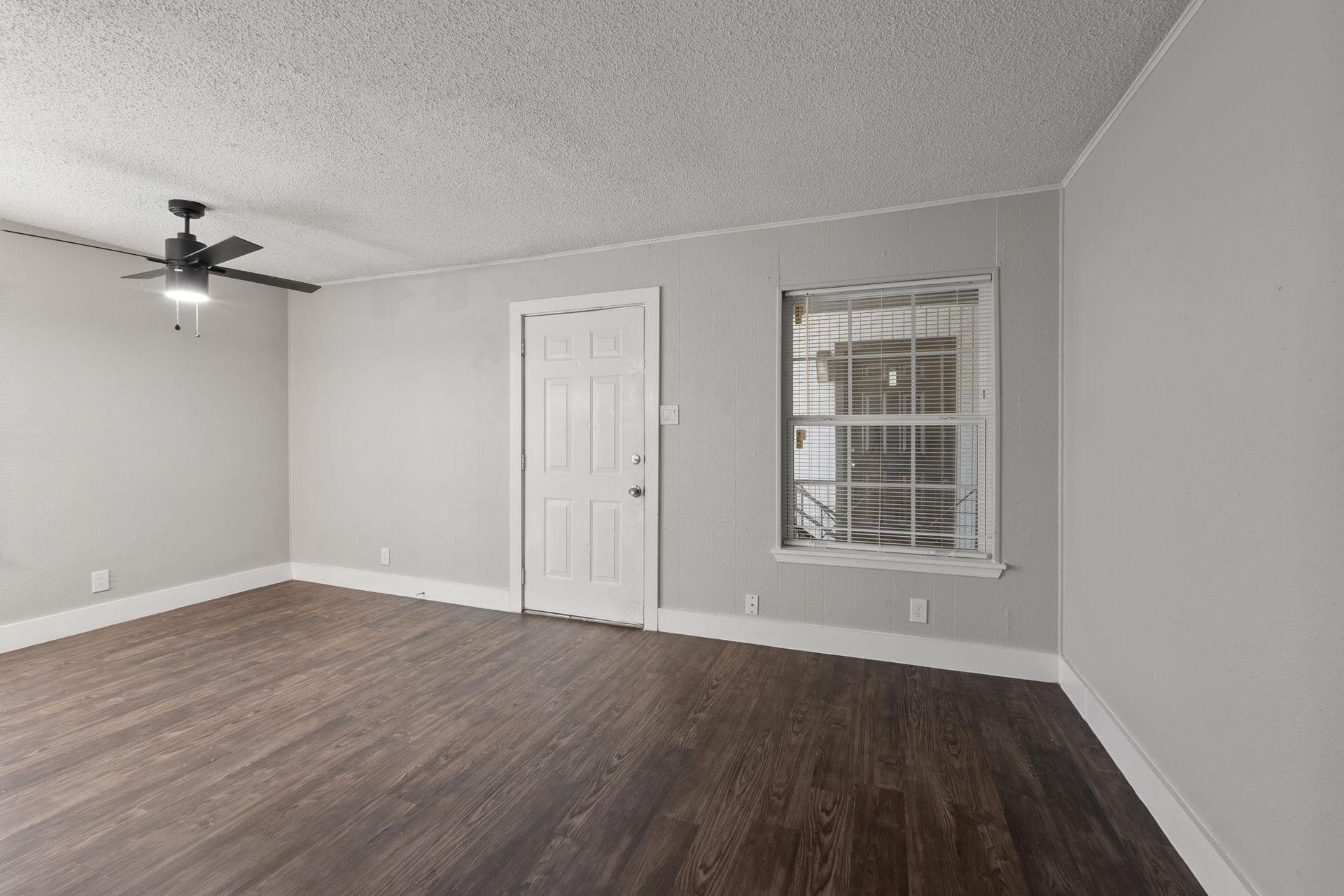 1220 Anderson LN #108 — photo 4