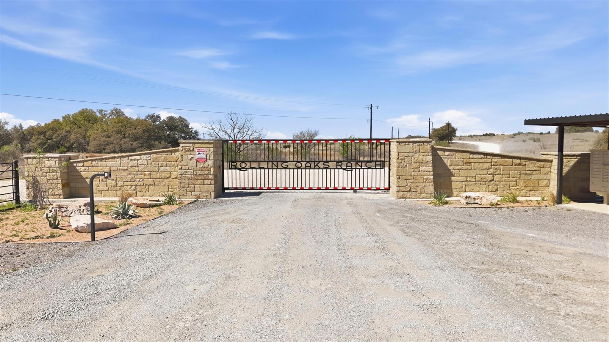 300 Willow Oak DR — photo 3