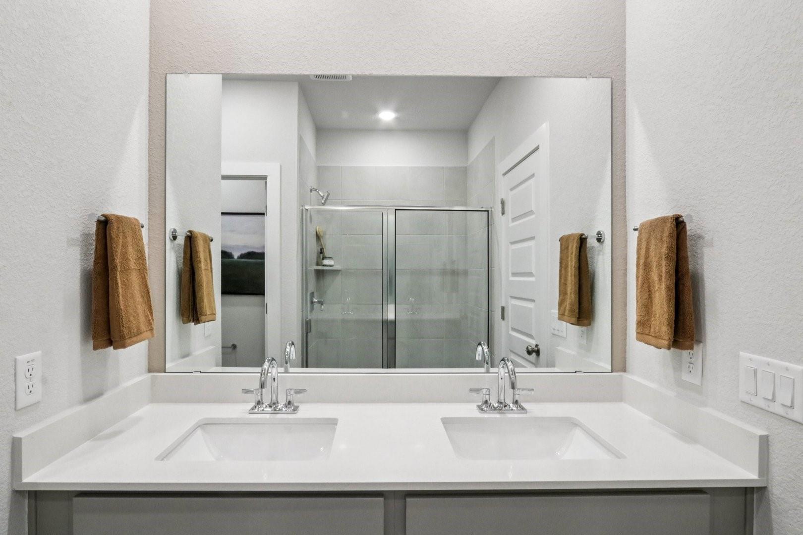 108 Hornet ST — photo 3