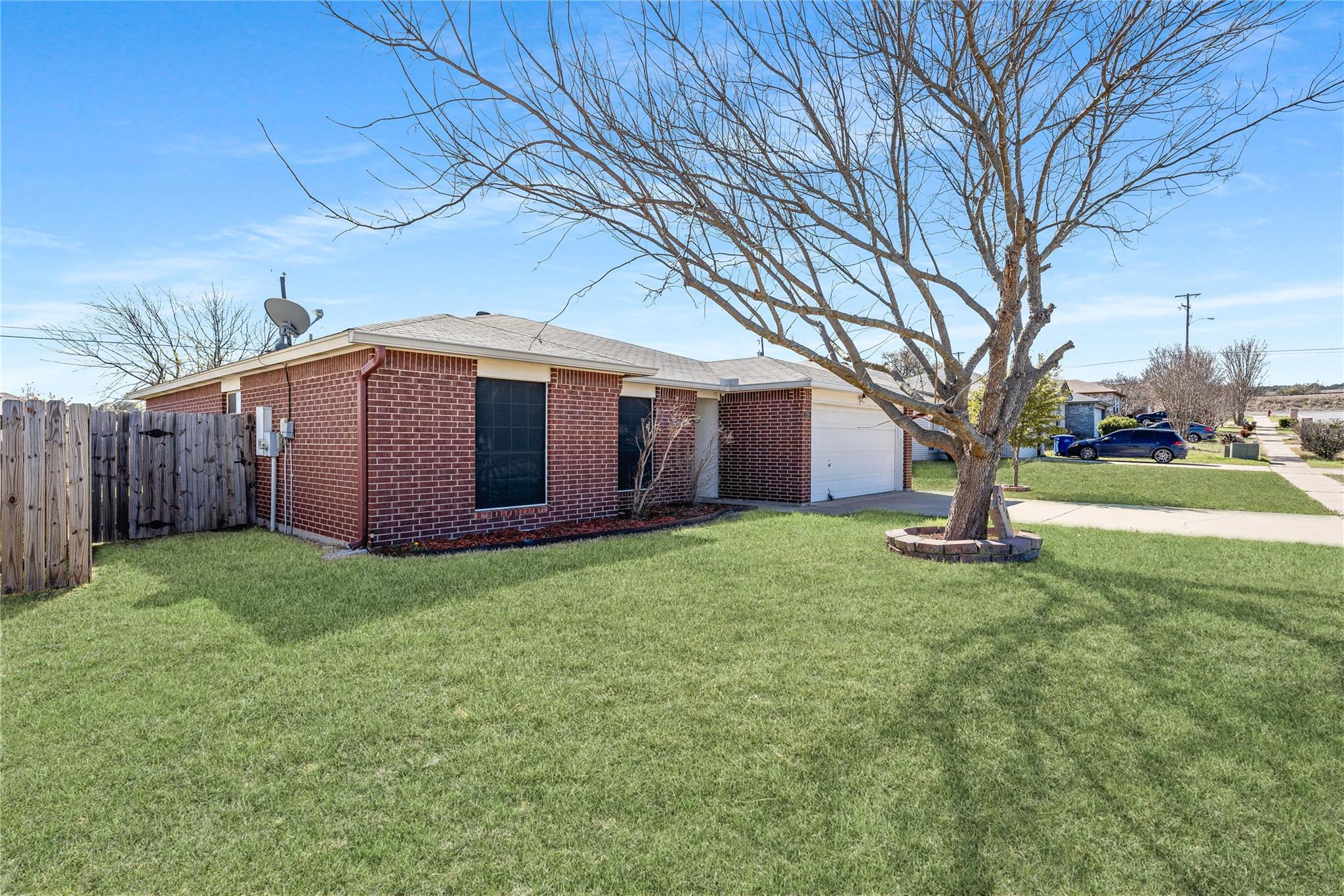 210 Mesquite CIR — photo 4