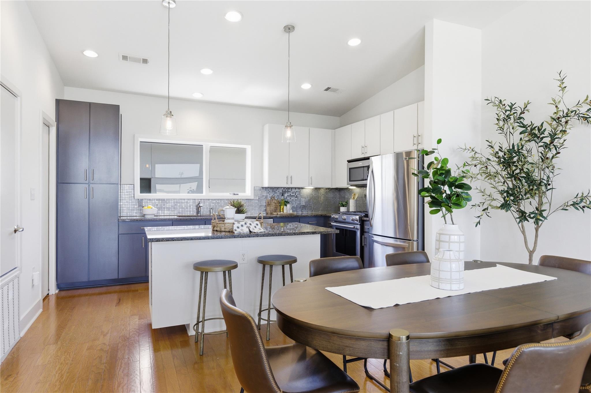1702 Lamar BLVD #12 — photo 3