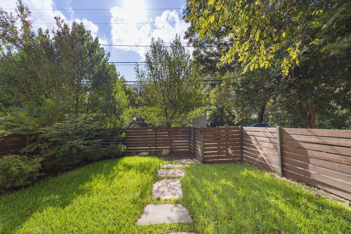 2002 Kinney Ave #A — photo 4