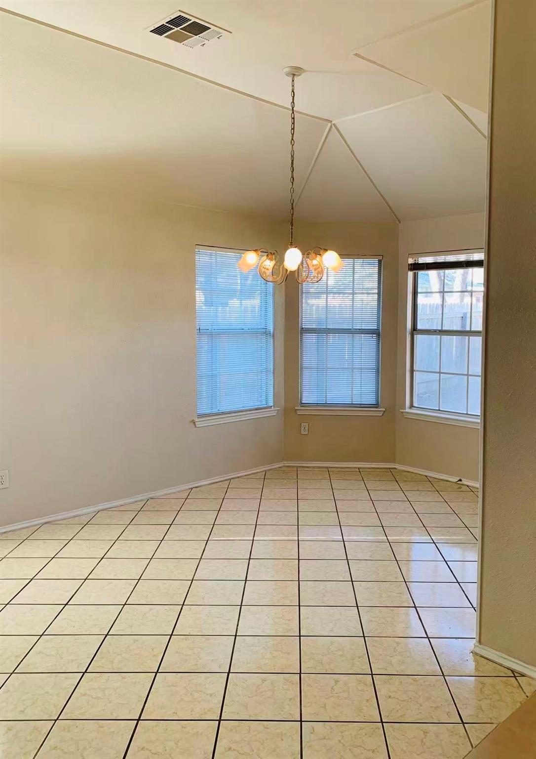 1114 Blue Fox DR — photo 3