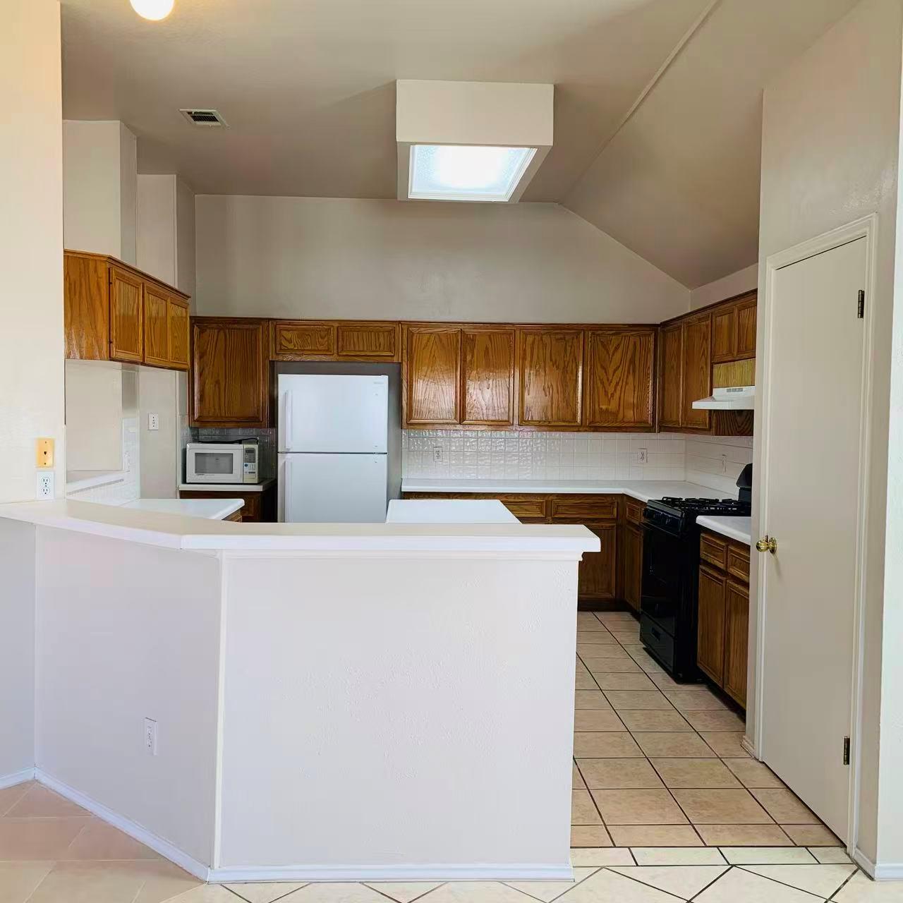 1114 Blue Fox DR — photo 4