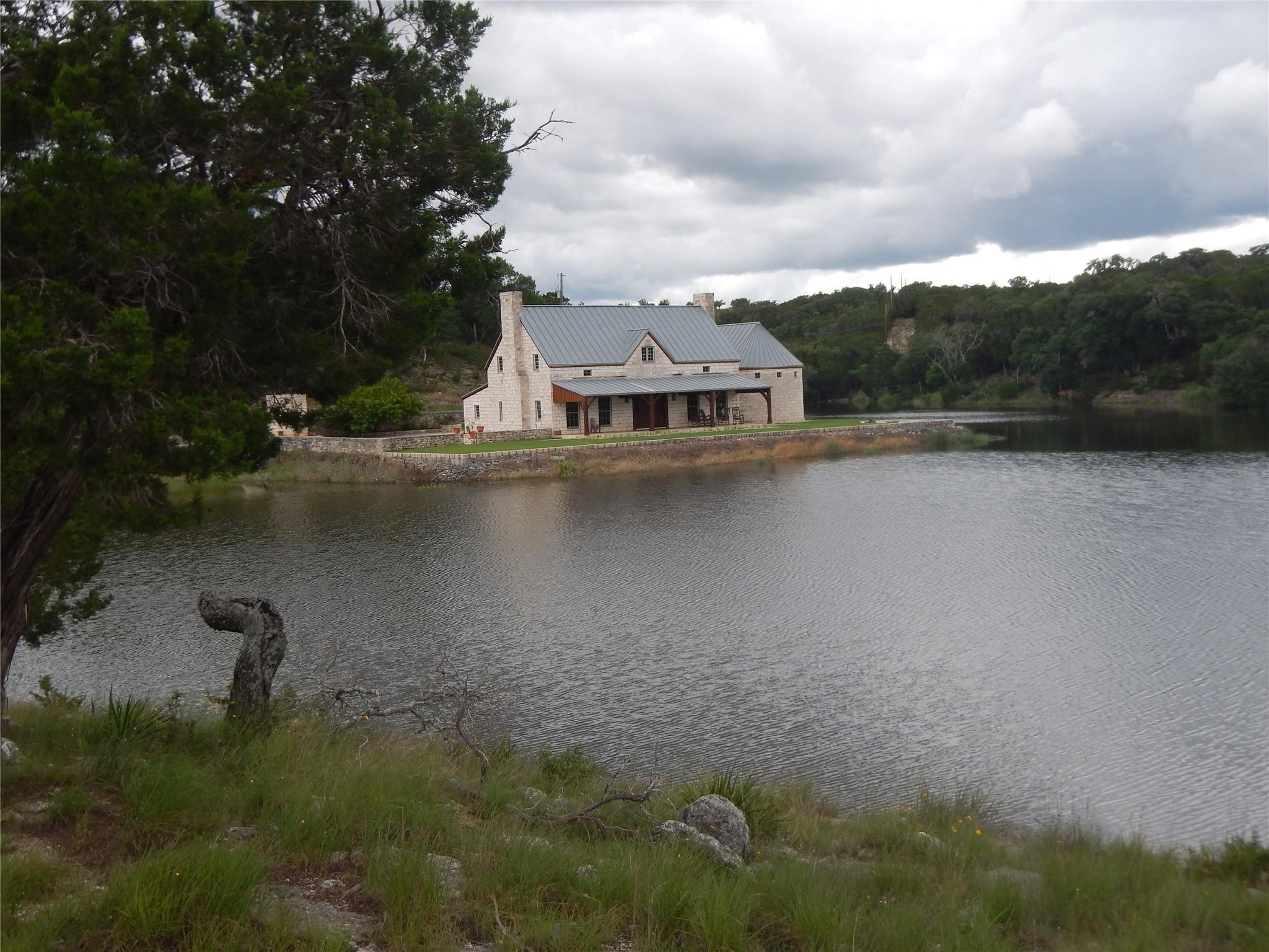 3777 Middle Creek RD
