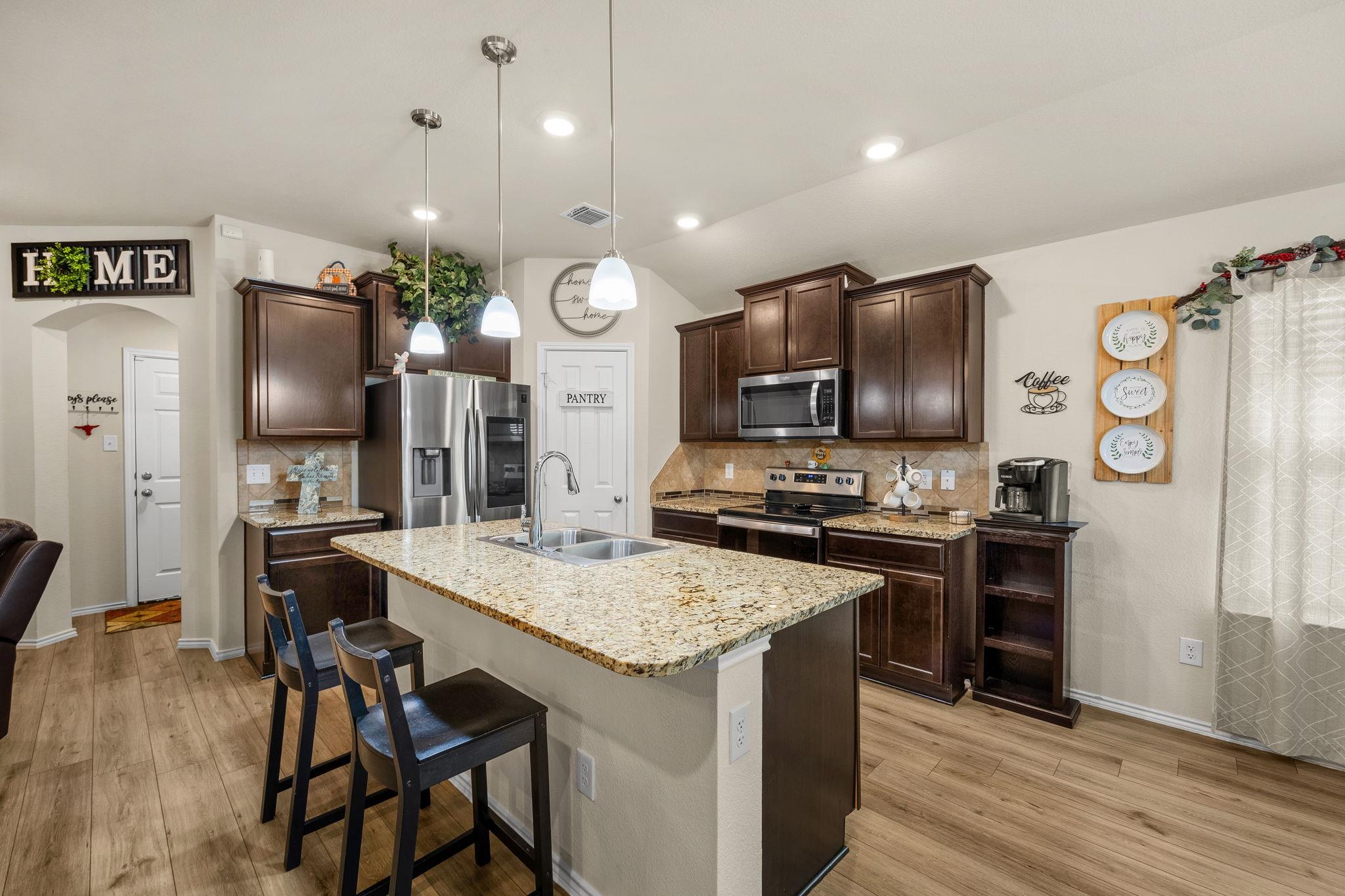 307 Paddock LN — photo 3