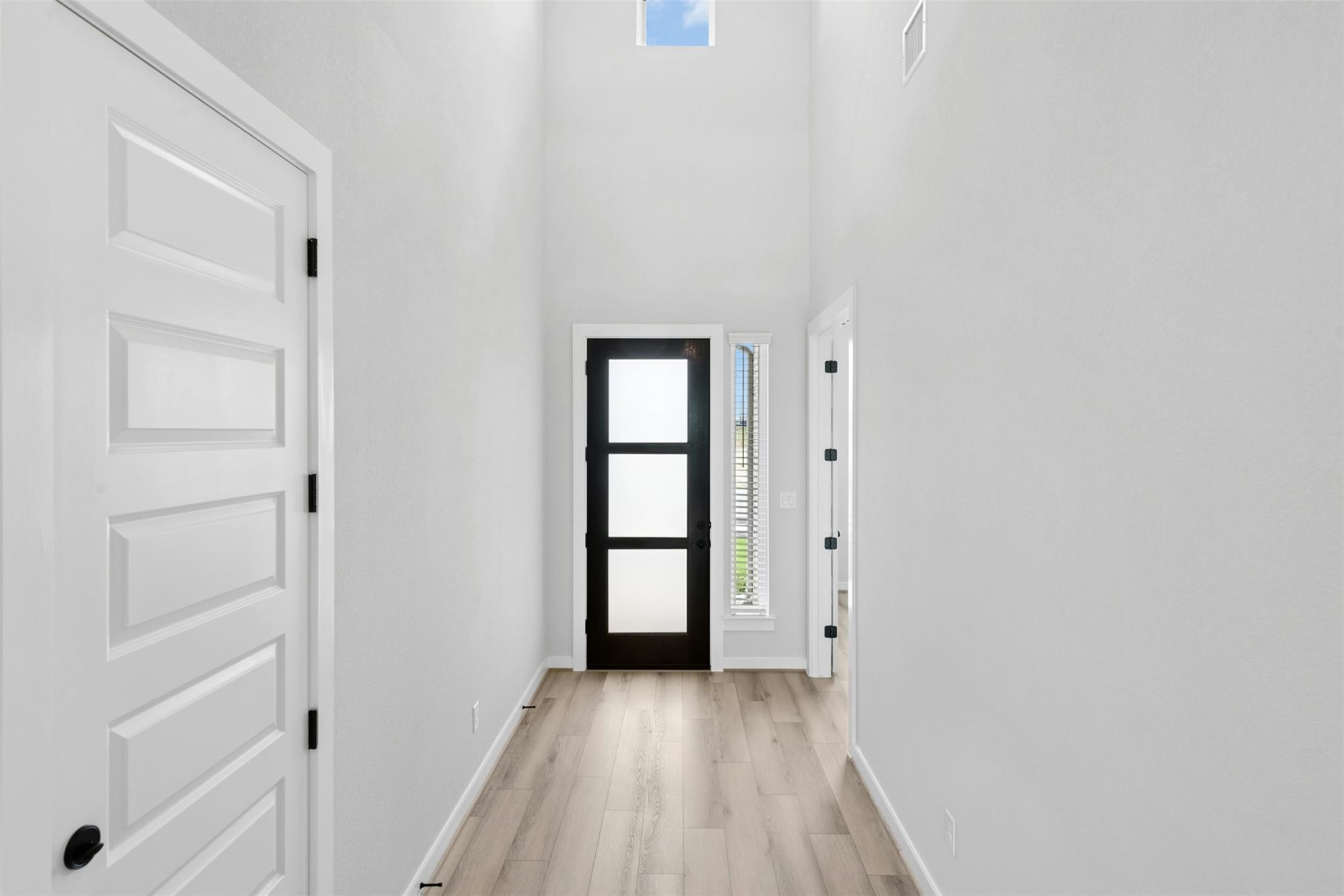 1210 Silver Falls DR — photo 5