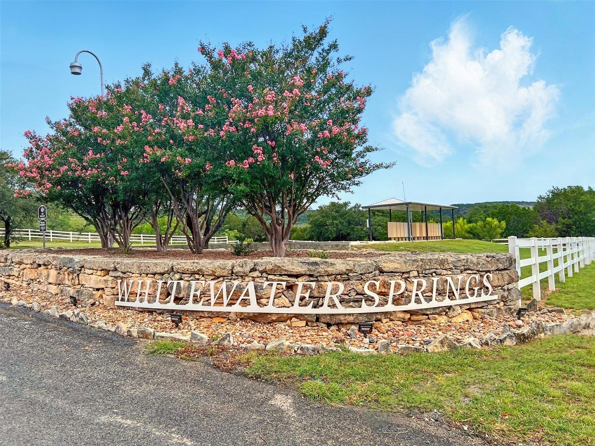 318 Whitewater DR