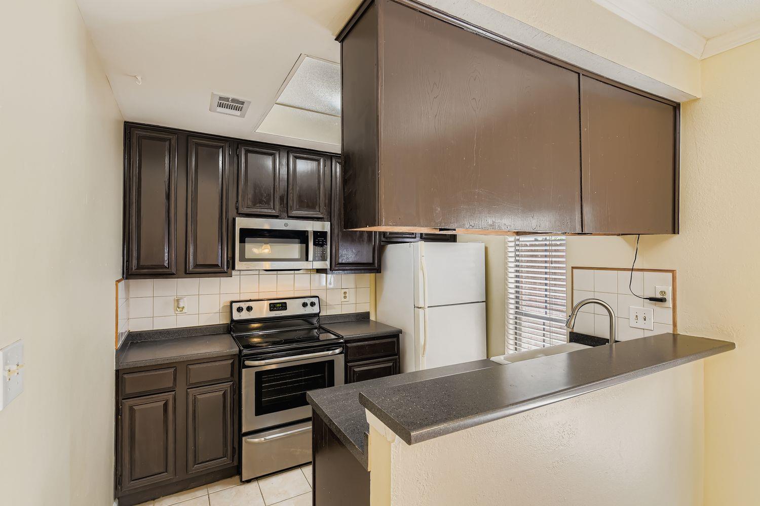 708 Graham PL #101 — photo 3