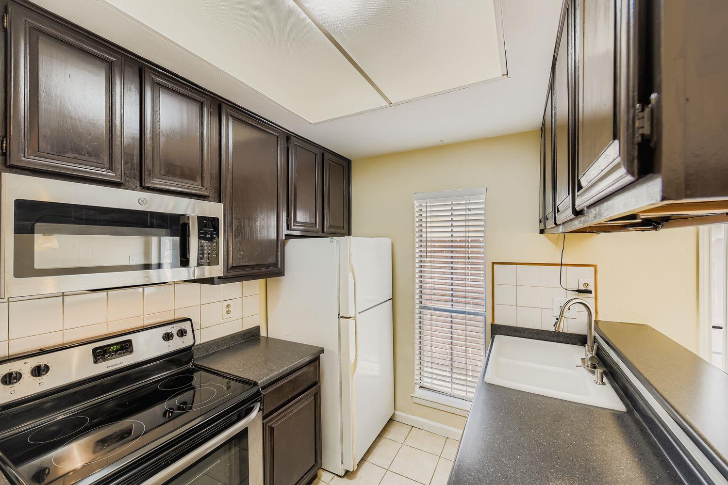 708 Graham PL #101 — photo 4