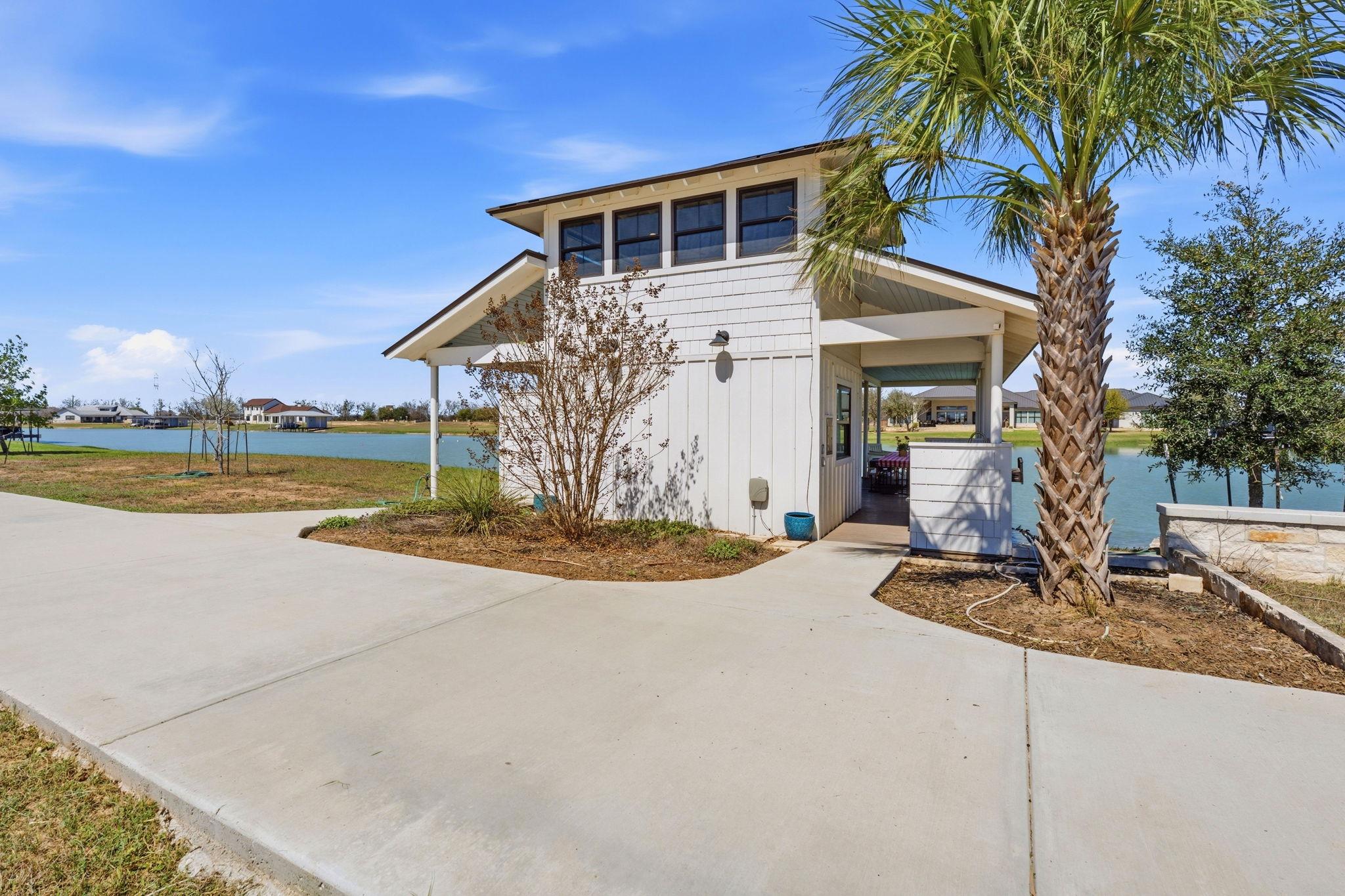 108 Lakeside CV — photo 5