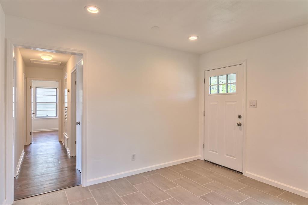 8107 Lazy LN — photo 5