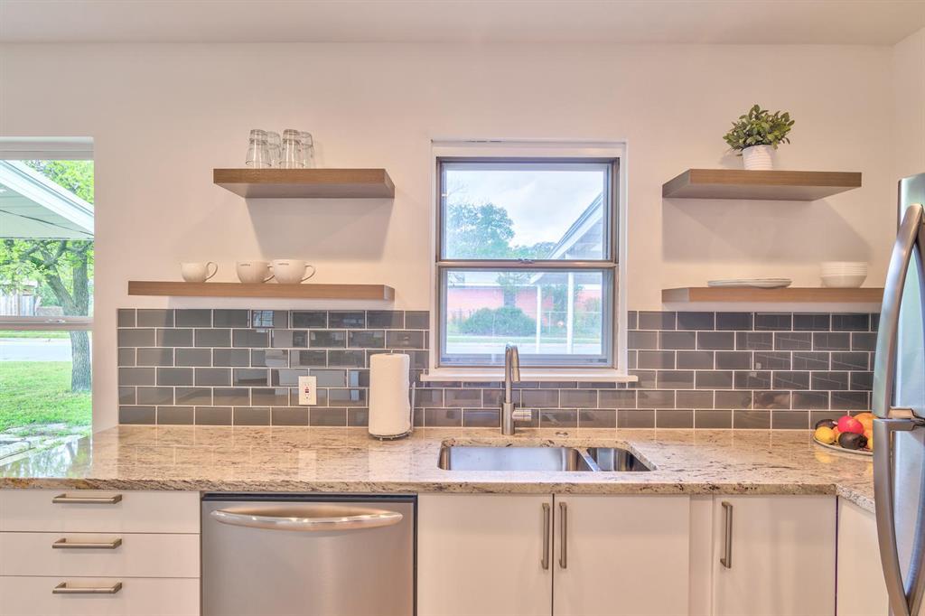 8107 Lazy LN — photo 3