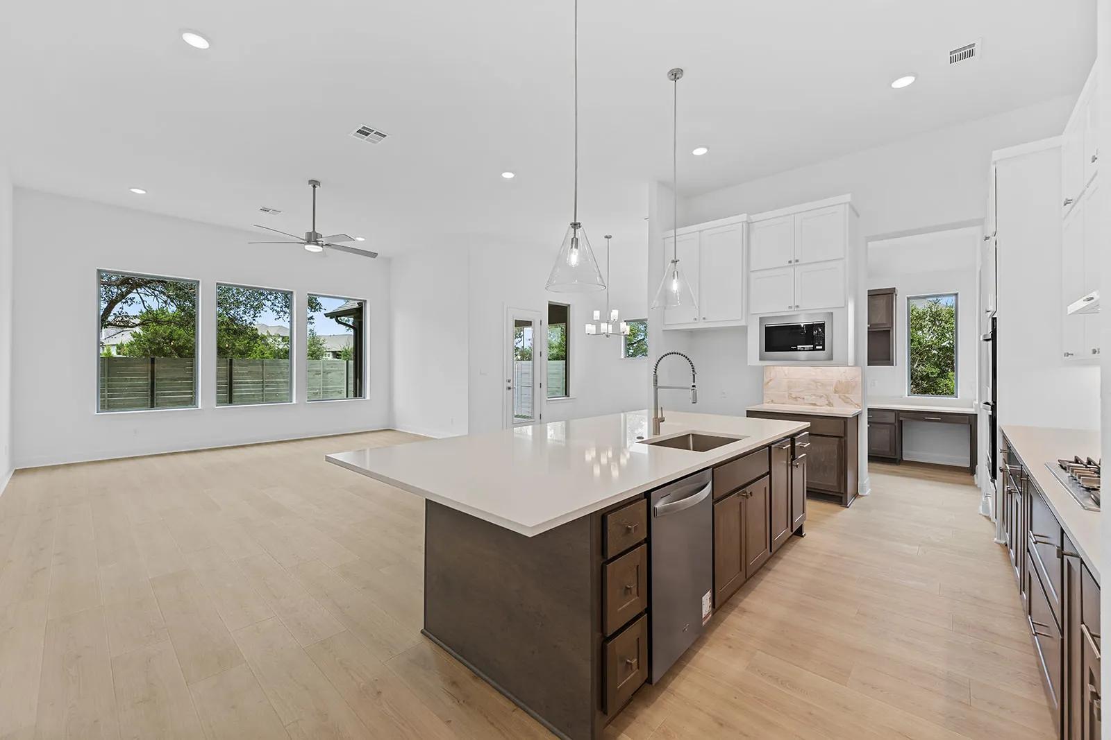 712 High Summit DR — photo 4
