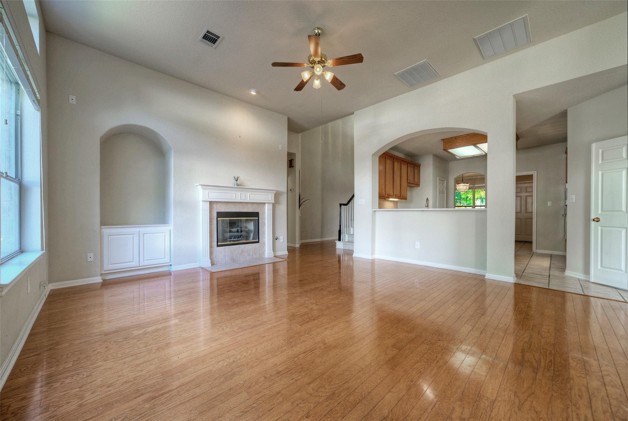 2616 Henley DR — photo 4