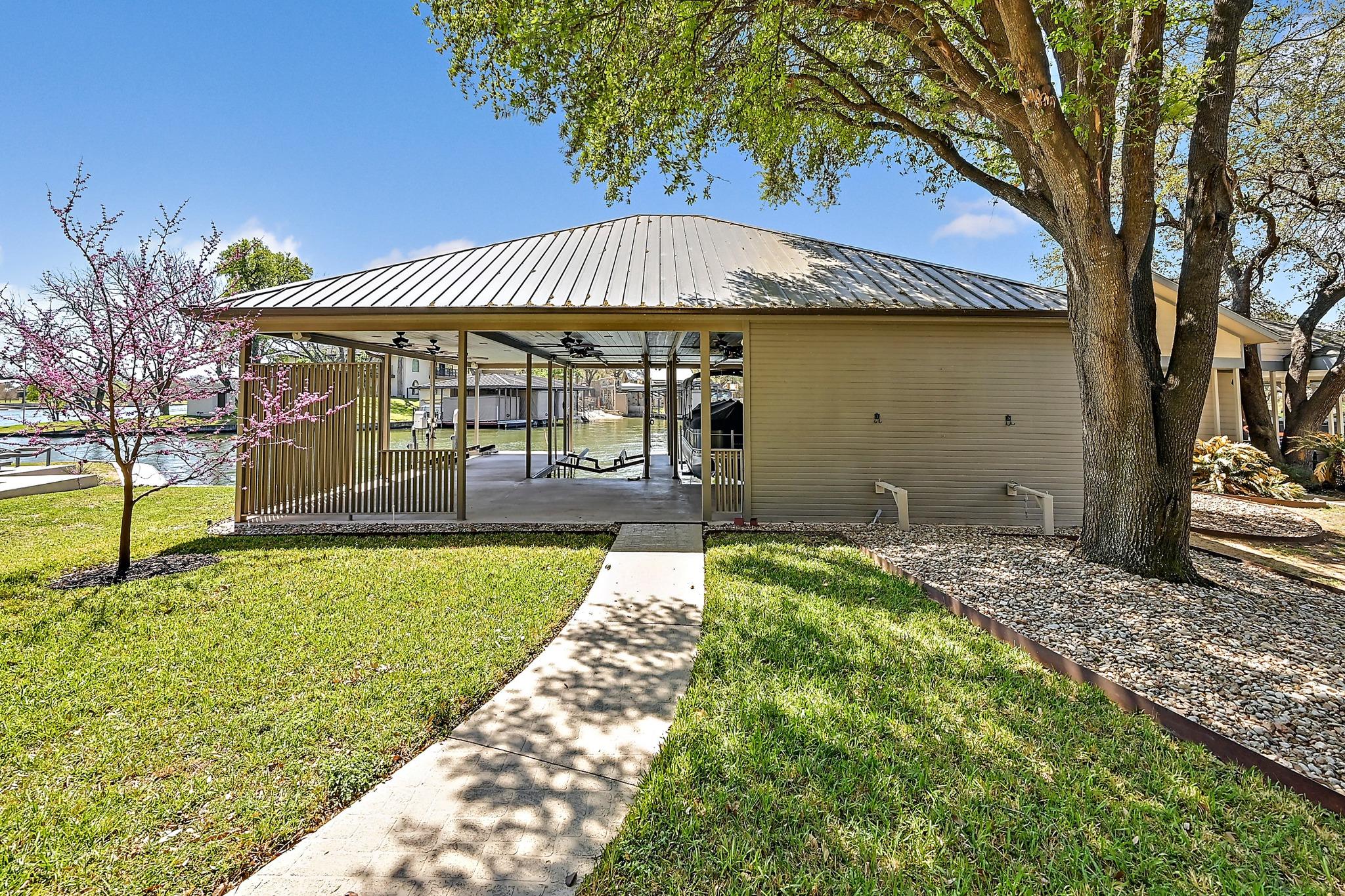 2210 Fredwoods DR — photo 4