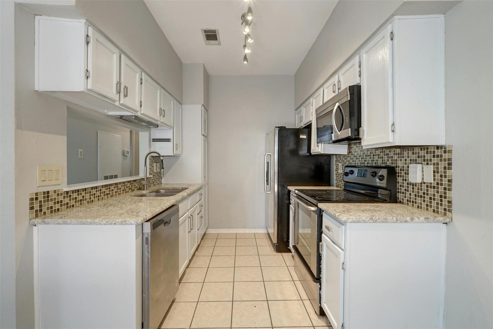 908 Poplar ST #103 — photo 4