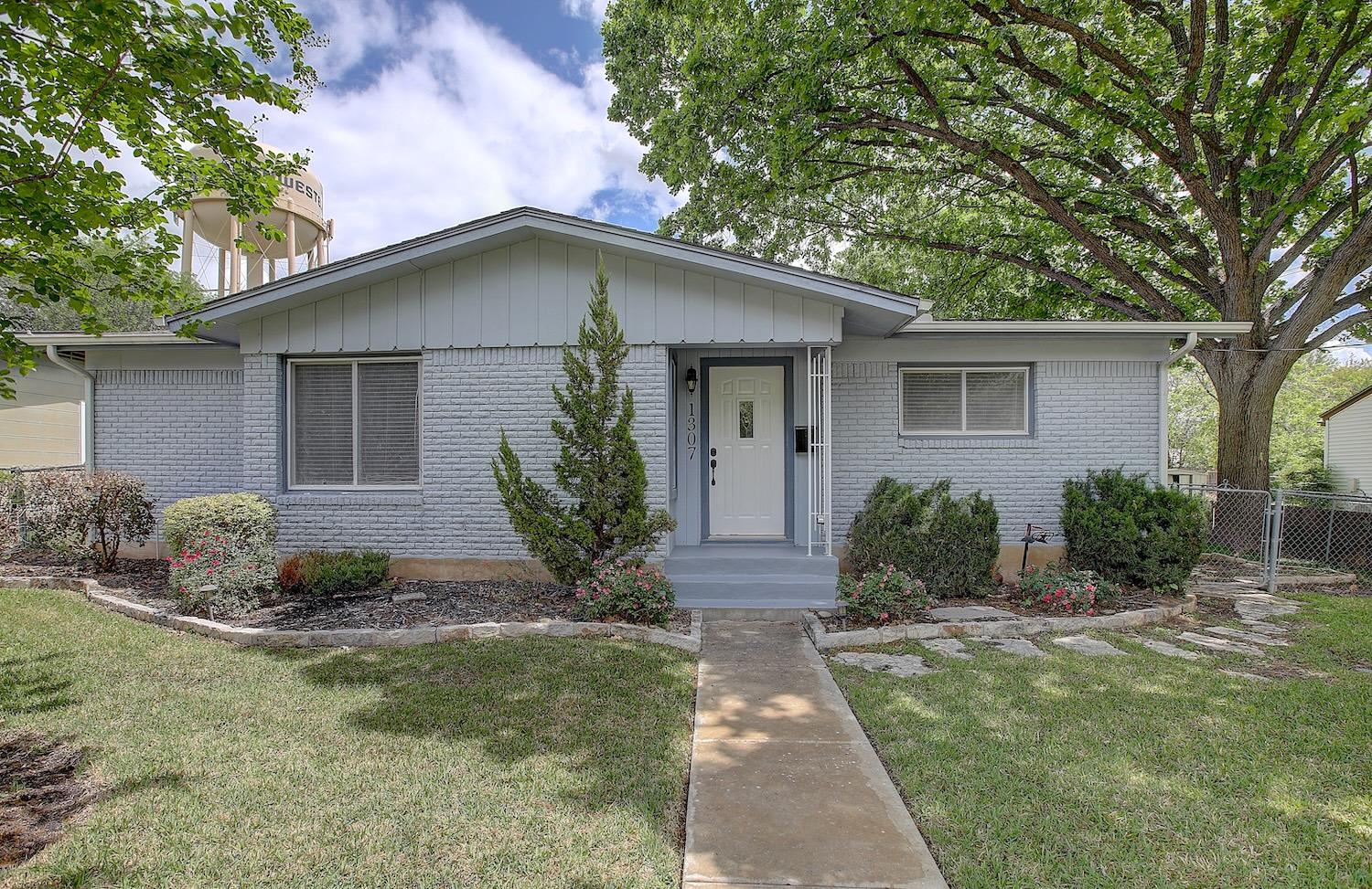1307 Vine ST — photo 3