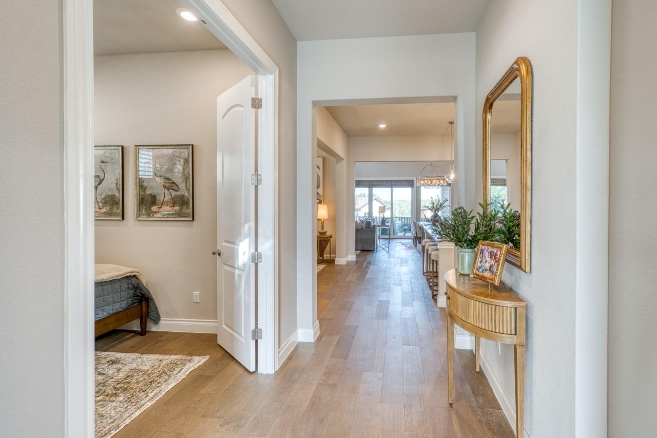 130 Lucia CT — photo 4