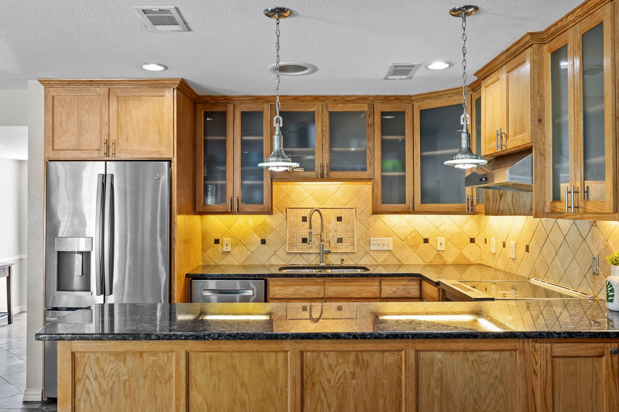 504 Heartwood DR — photo 3